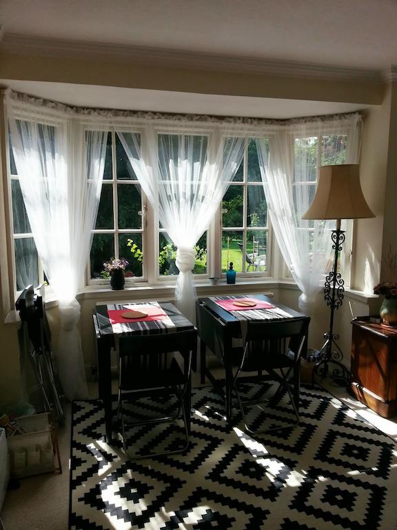 Rosemead Guest House Claygate Buitenkant foto