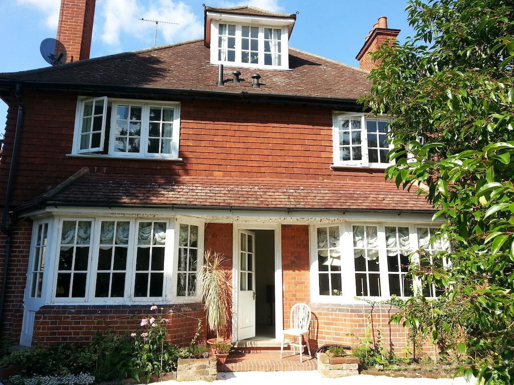 Rosemead Guest House Claygate Buitenkant foto