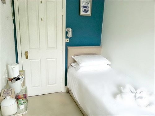 Rosemead Guest House Claygate Buitenkant foto